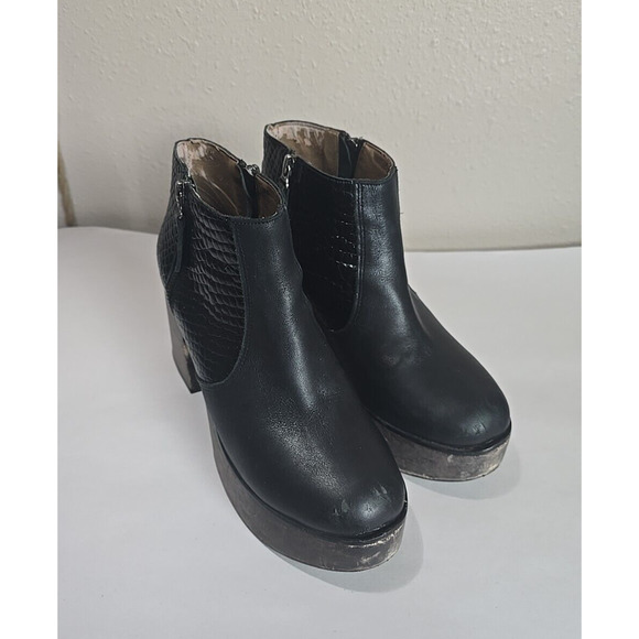 Paruolo Black Leather Pebbled Side Zip Block Heels Ankle Bootie Womans EU SZ 38 - Picture 1 of 8